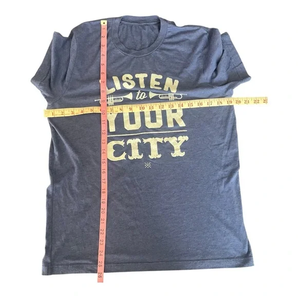 Unisex New Orleans Graphic Tees - Black, Blue, and Green - Size L (slim) - Picture 6 of 9